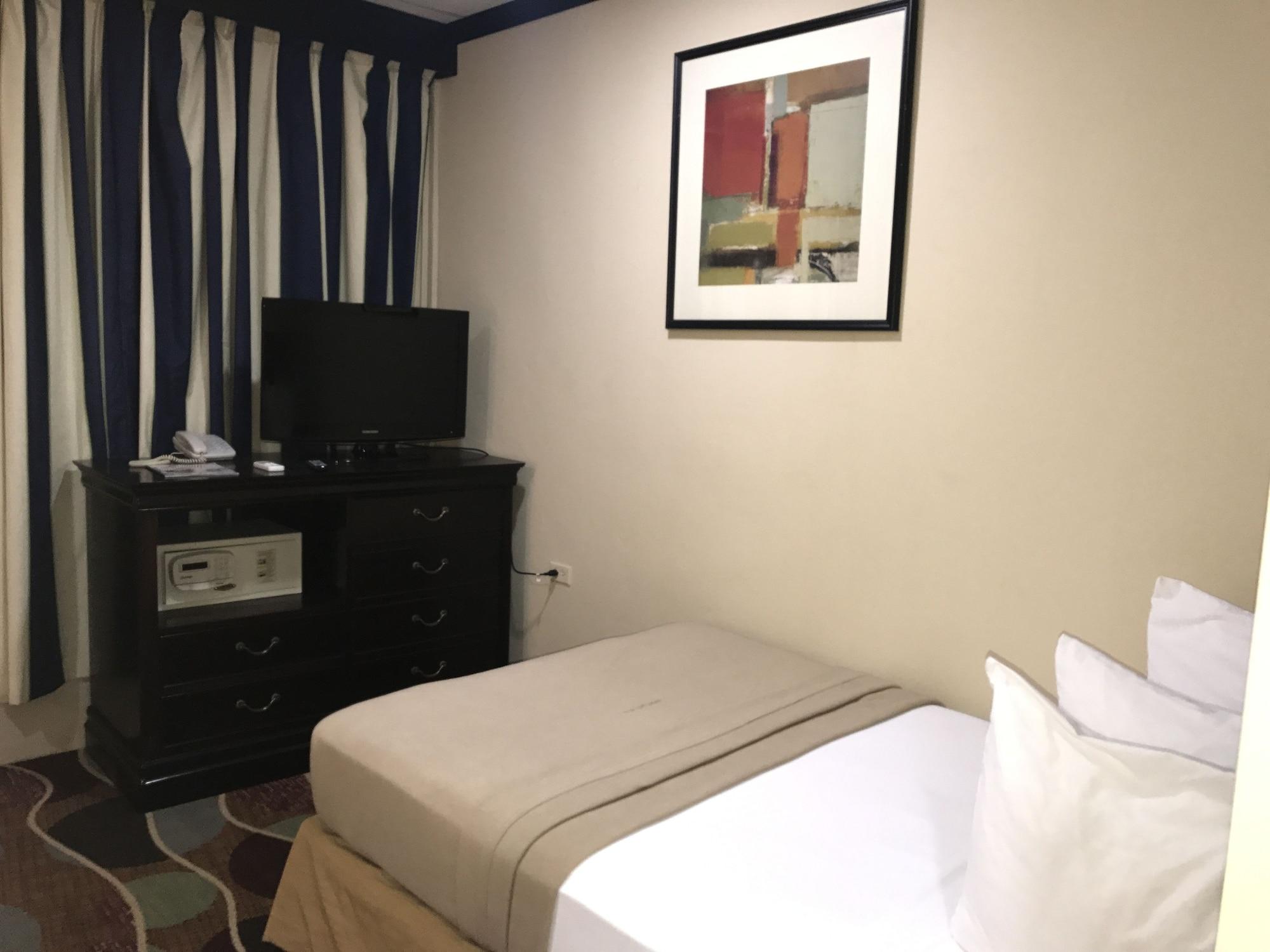 Airport Suites Hotel Piarco Extérieur photo