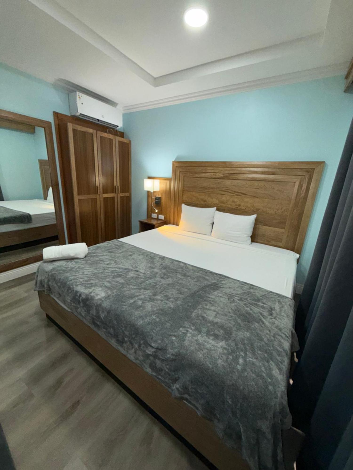 Airport Suites Hotel Piarco Extérieur photo