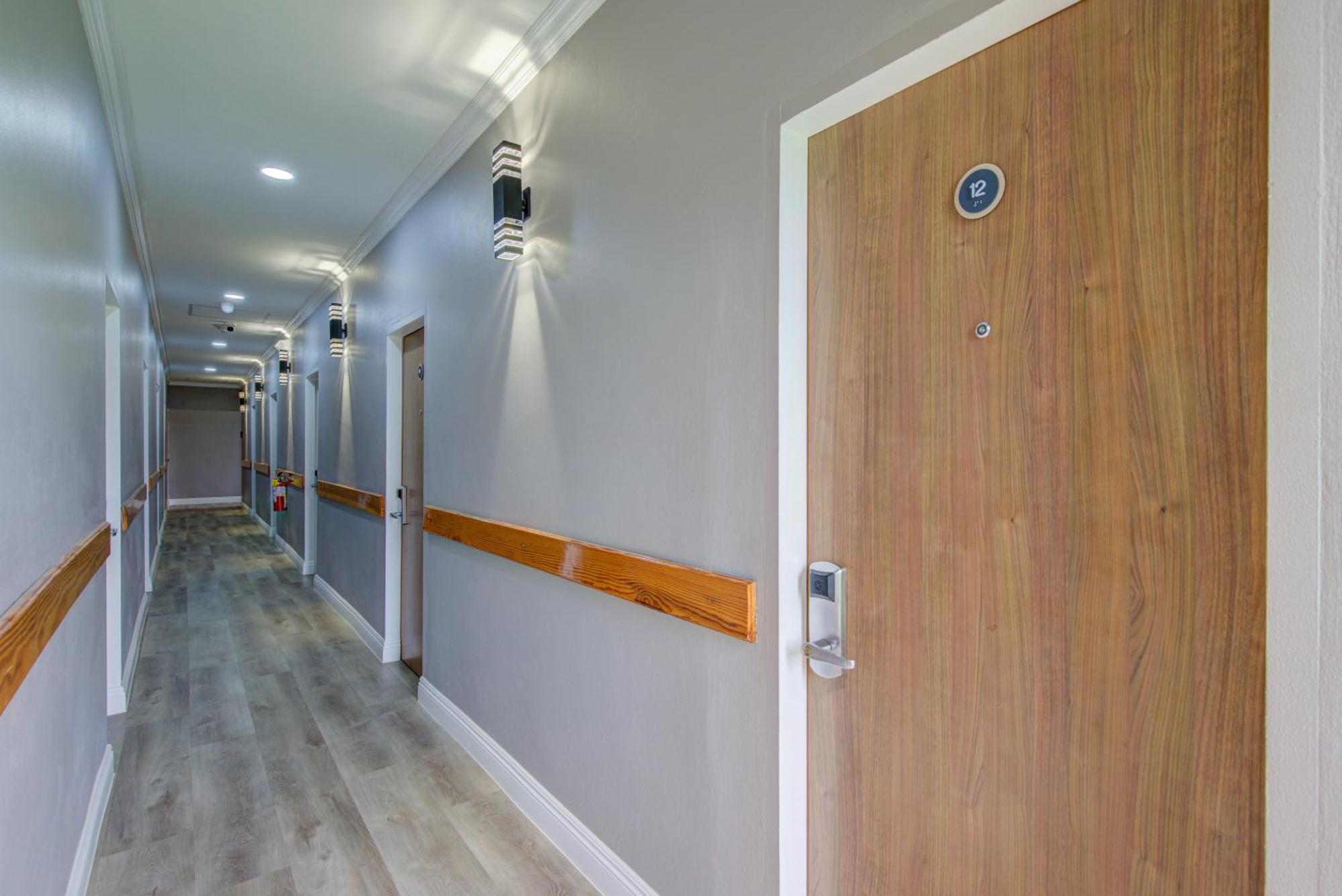 Airport Suites Hotel Piarco Extérieur photo