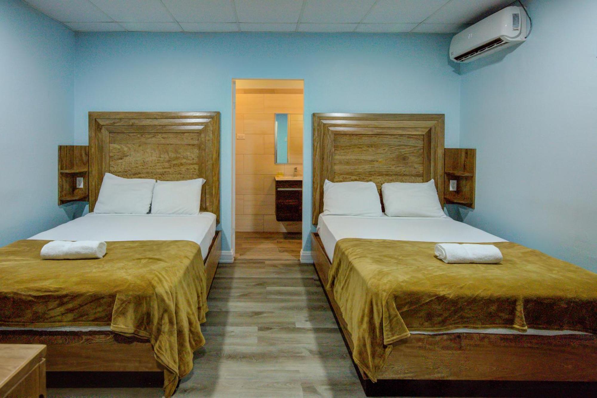 Airport Suites Hotel Piarco Extérieur photo