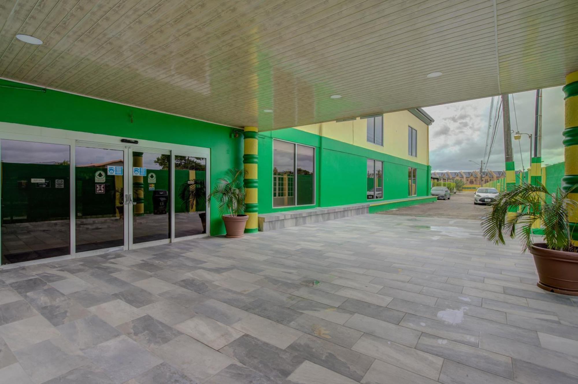 Airport Suites Hotel Piarco Extérieur photo