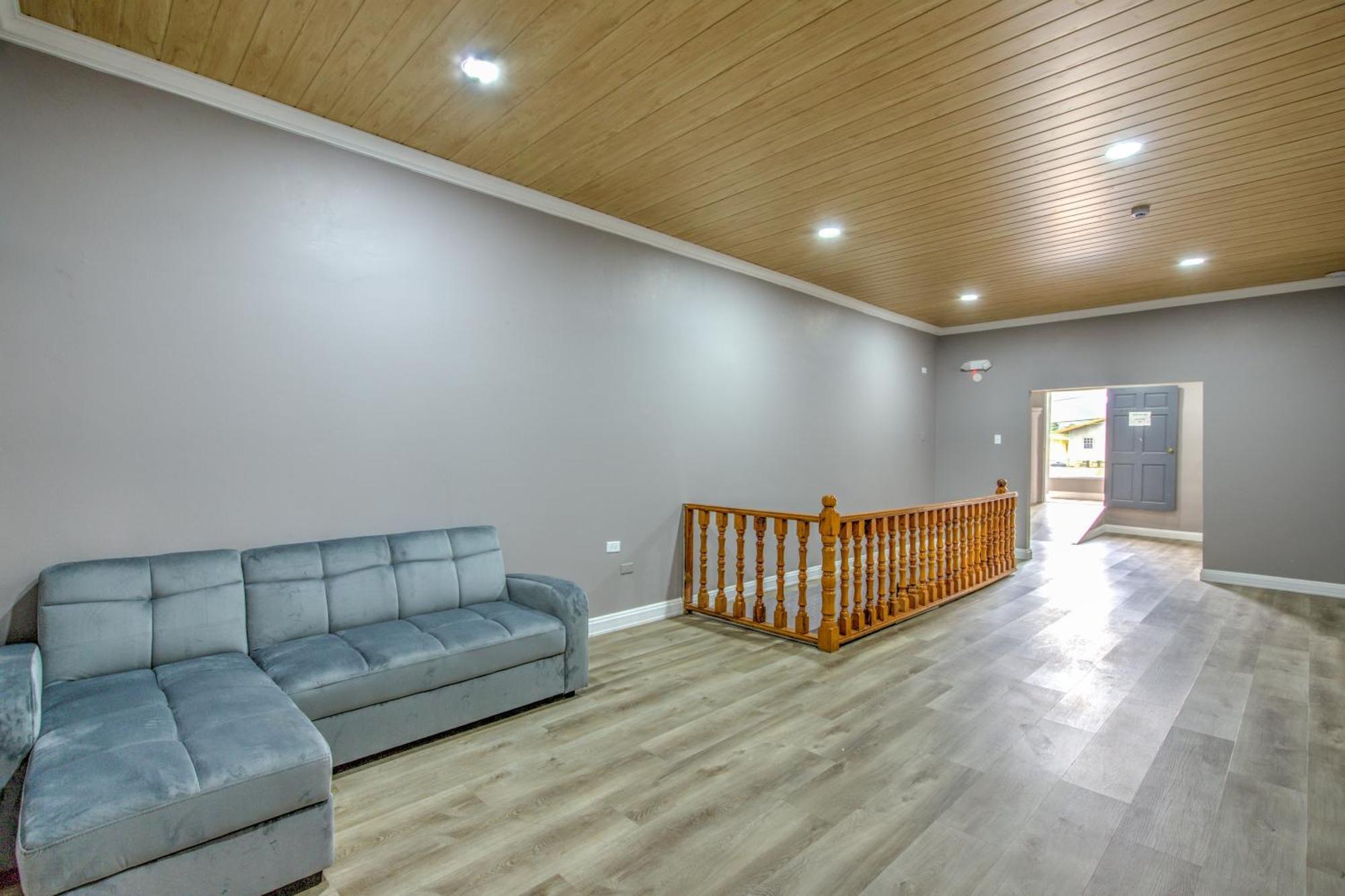 Airport Suites Hotel Piarco Extérieur photo