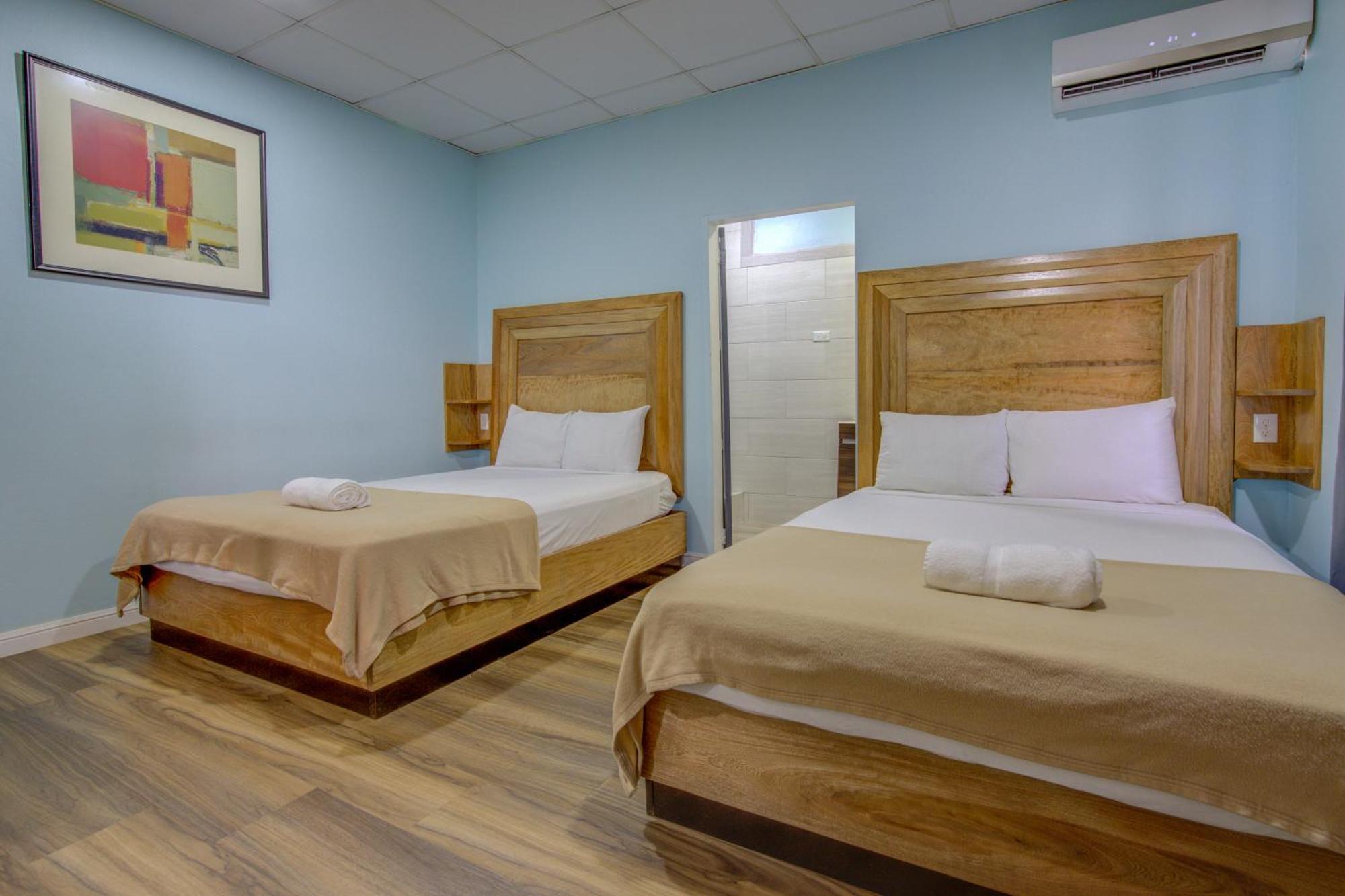 Airport Suites Hotel Piarco Extérieur photo