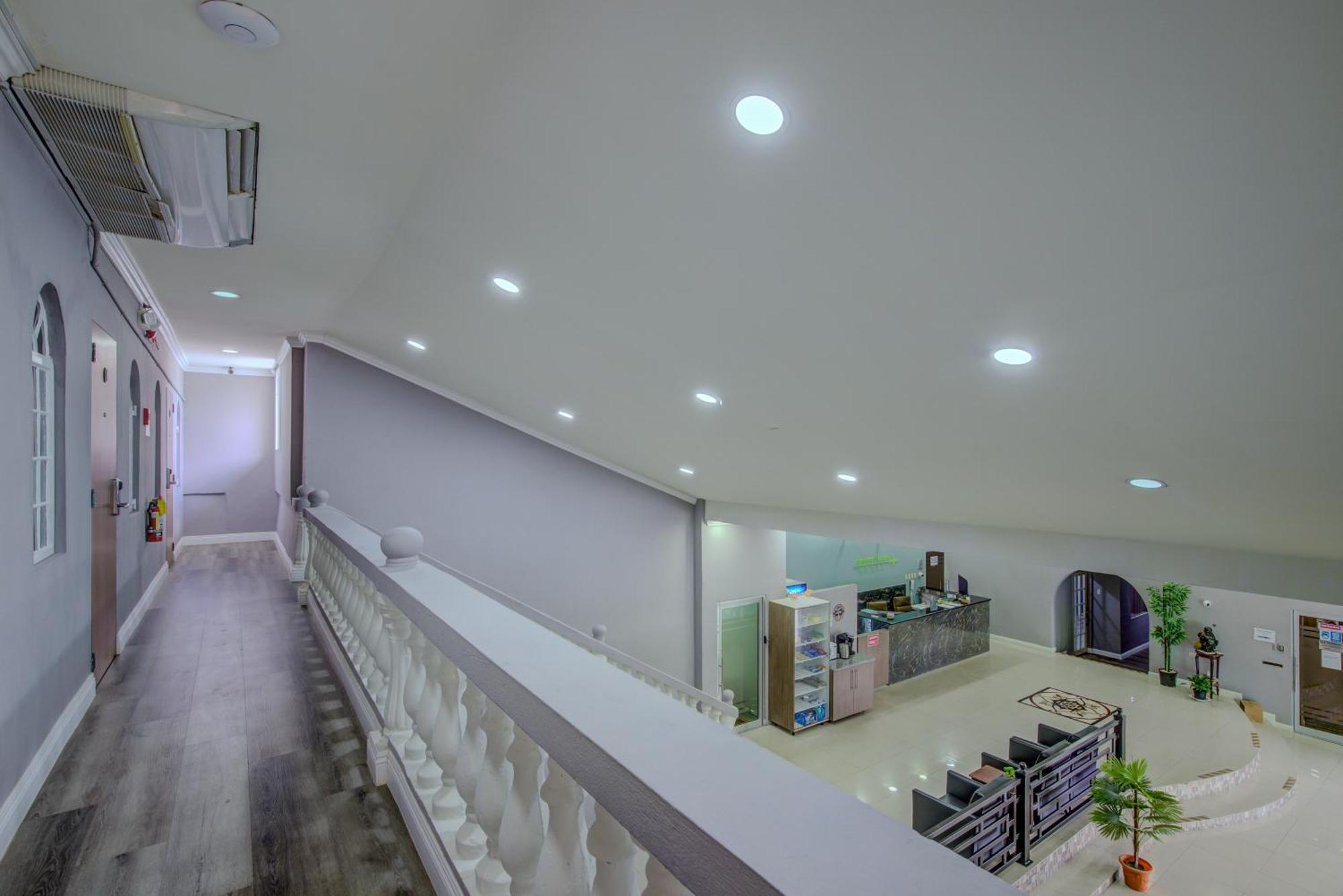 Airport Suites Hotel Piarco Extérieur photo
